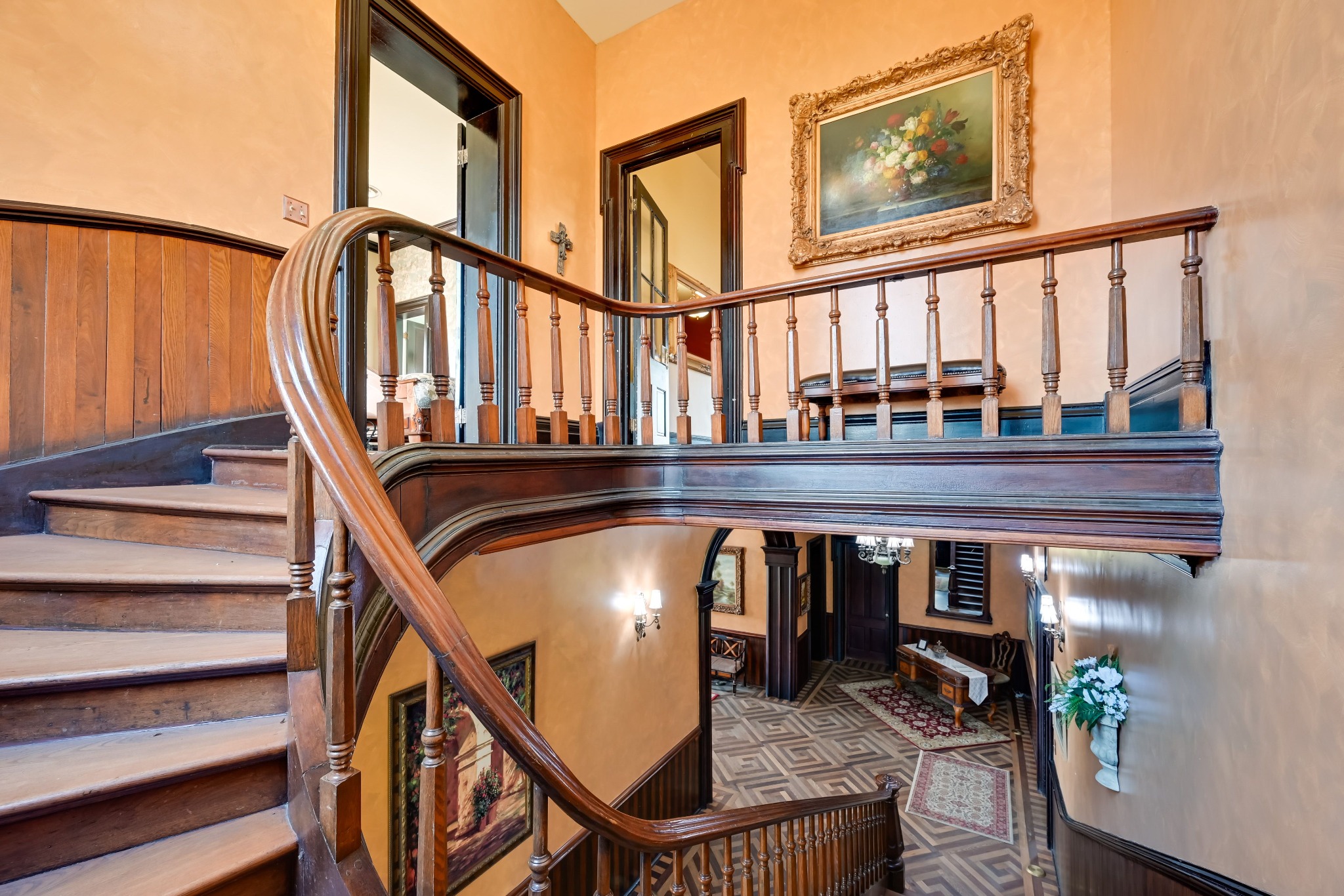 Historic mansion guest bedroom